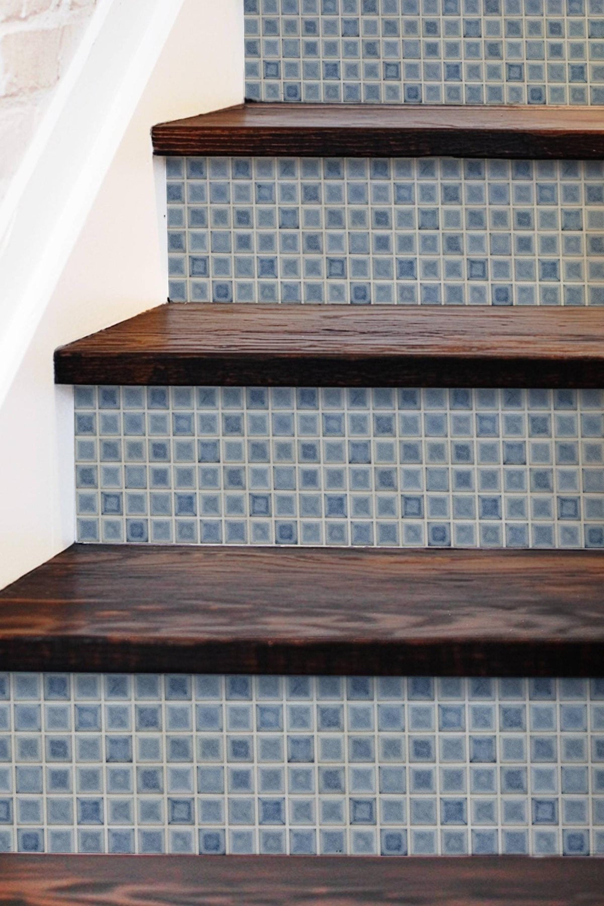 Use the product images to check pattern scale. Screen colors can vary.