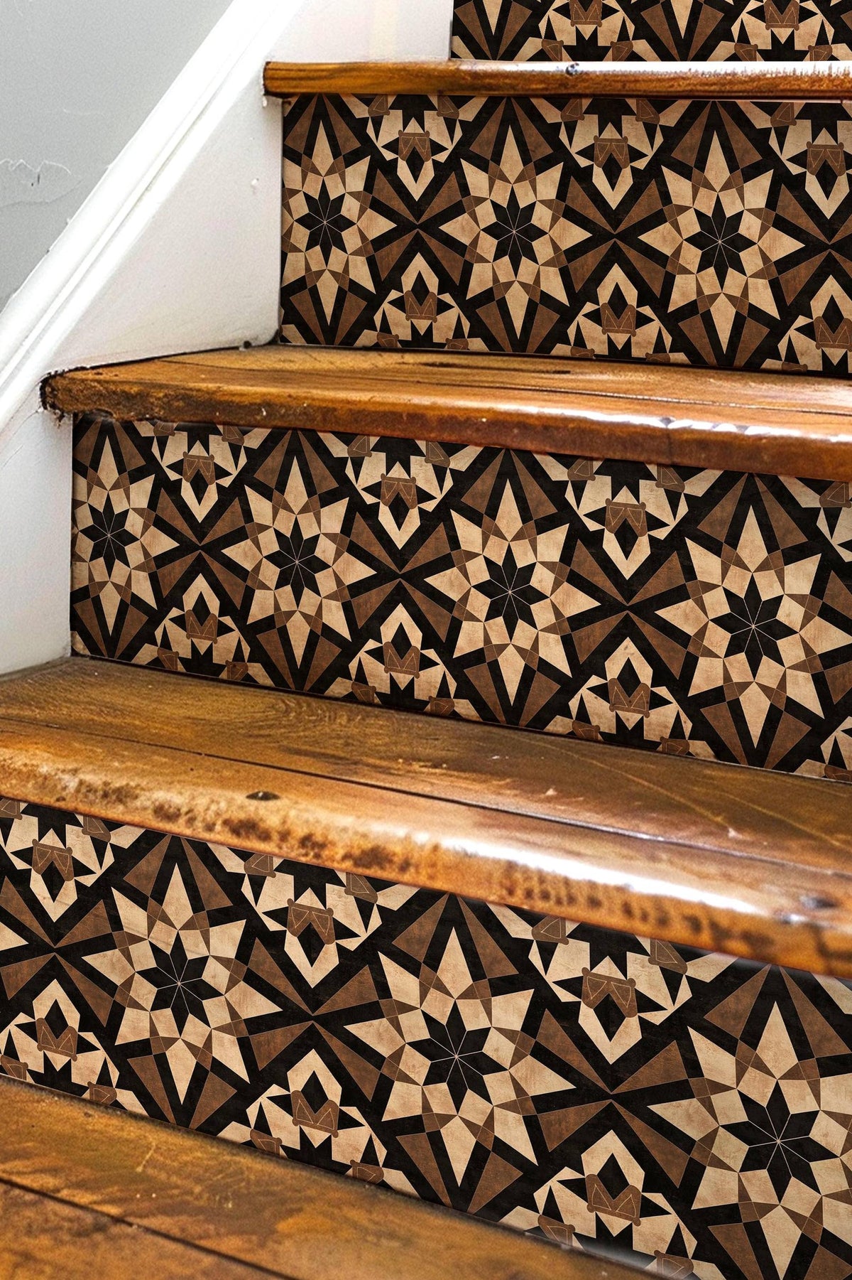 Use the product images to check pattern scale. Screen colors can vary.
