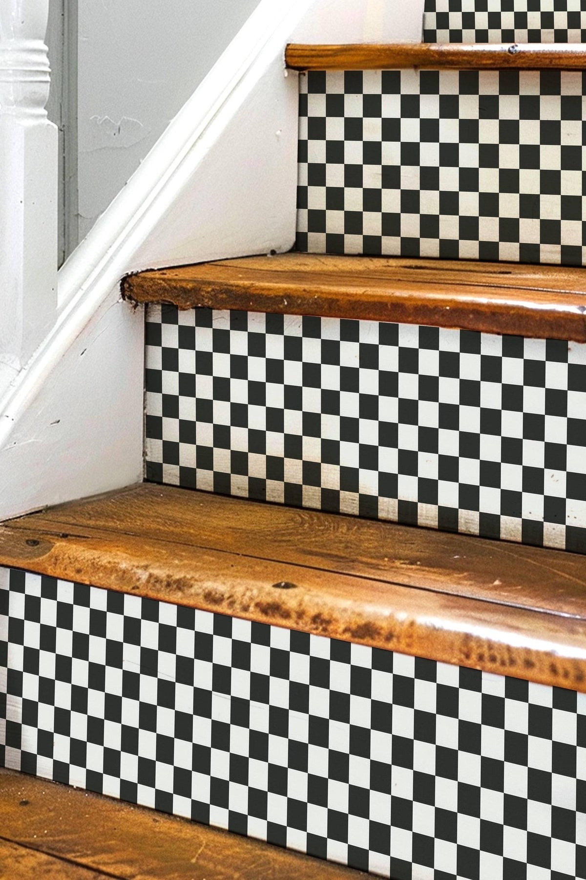 Use the product images to check pattern scale. Screen colors can vary.