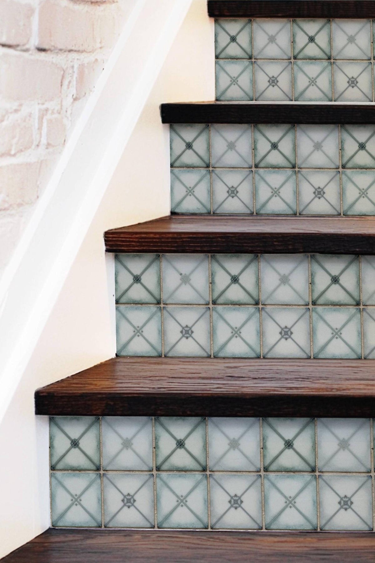 Use the product images to check pattern scale. Screen colors can vary.