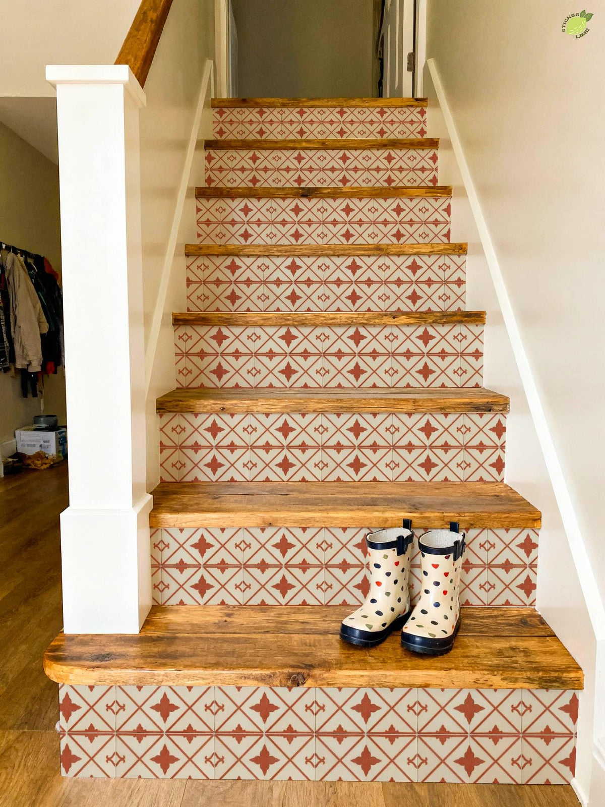 Use the product images to check pattern scale. Screen colors can vary.