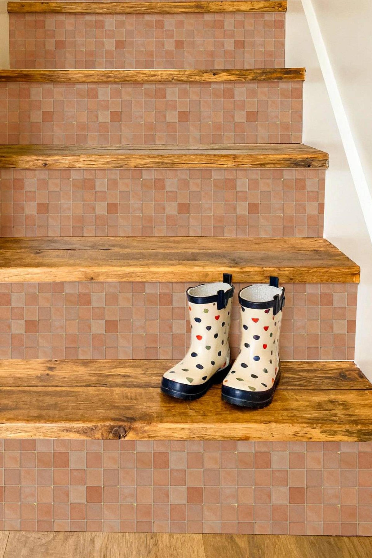 Use the product images to check pattern scale. Screen colors can vary.