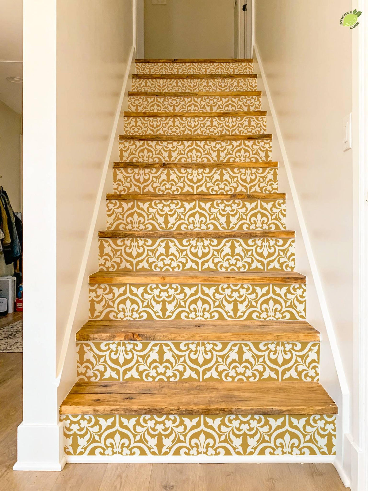 Use the product images to check pattern scale. Screen colors can vary.