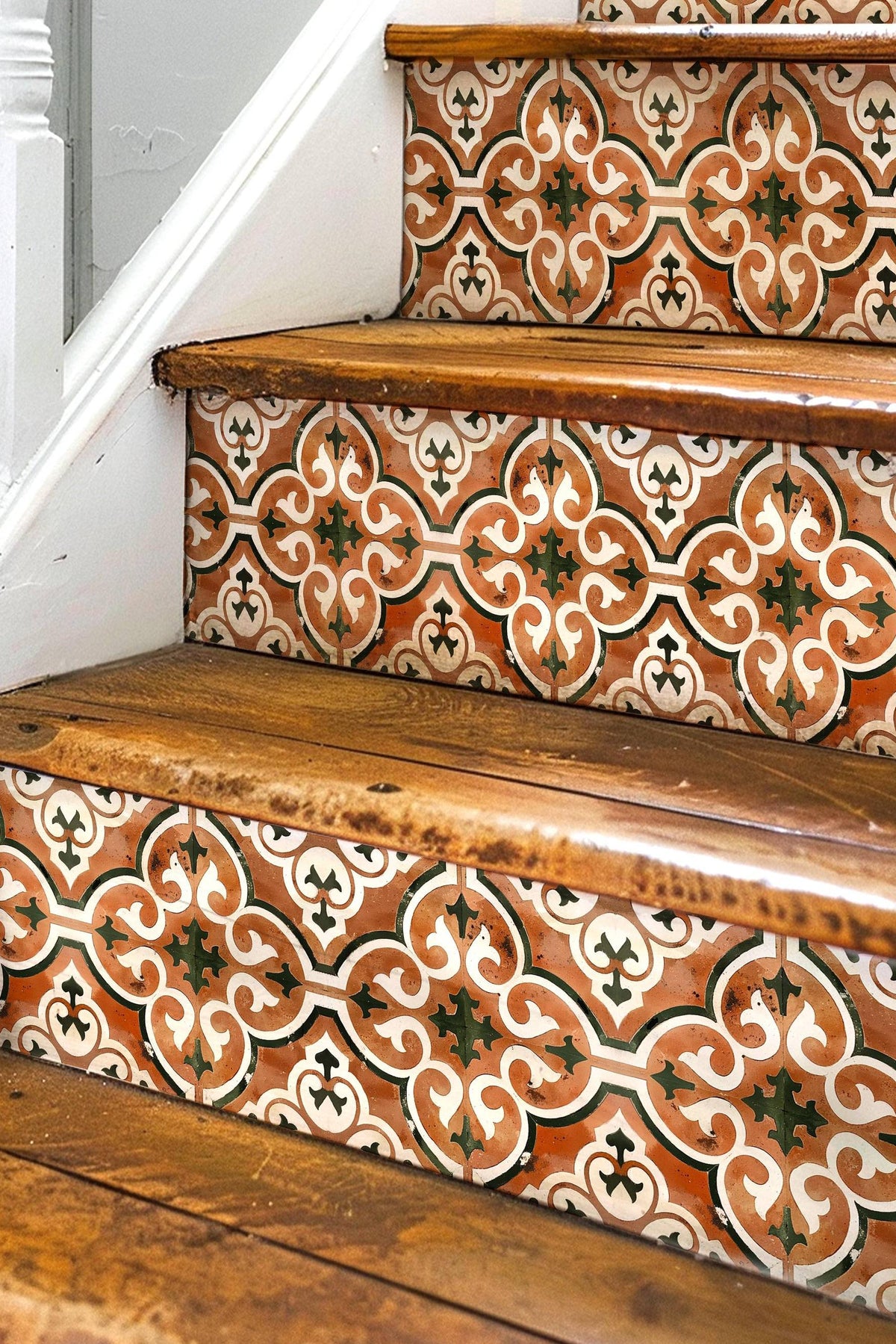 Use the product images to check pattern scale. Screen colors can vary.
